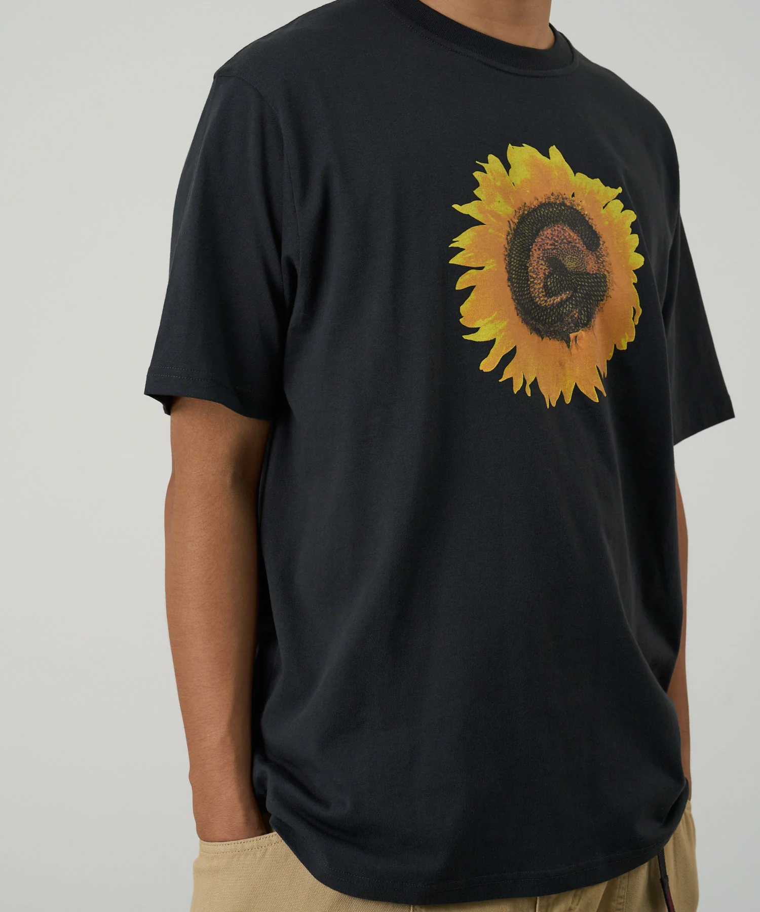 G-Flower Tee - Vintage Black - Image 2