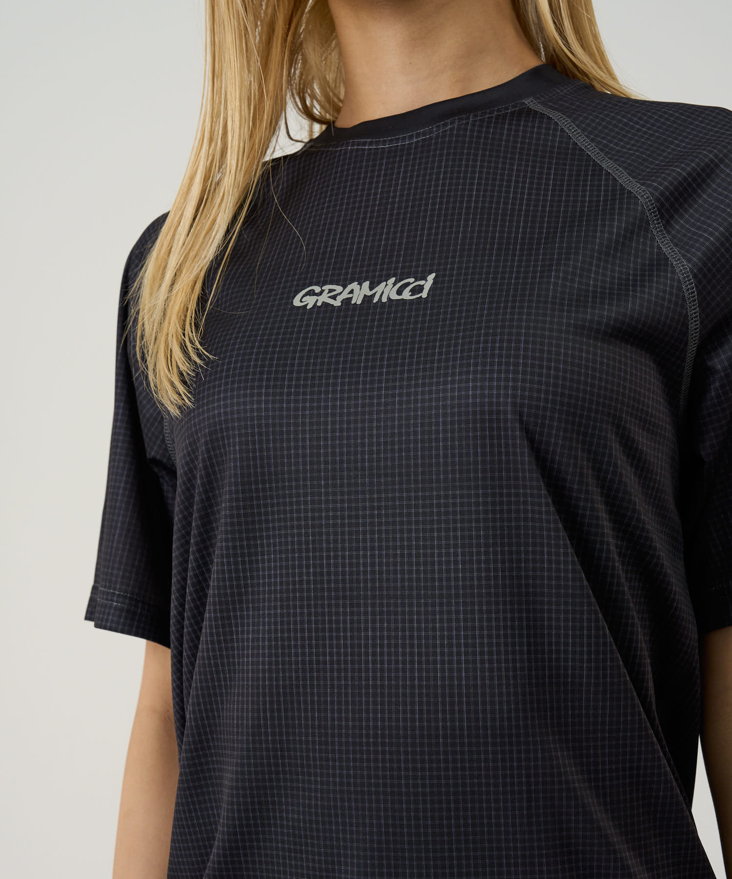 Upf Shield S/S Top - Black - Image 3
